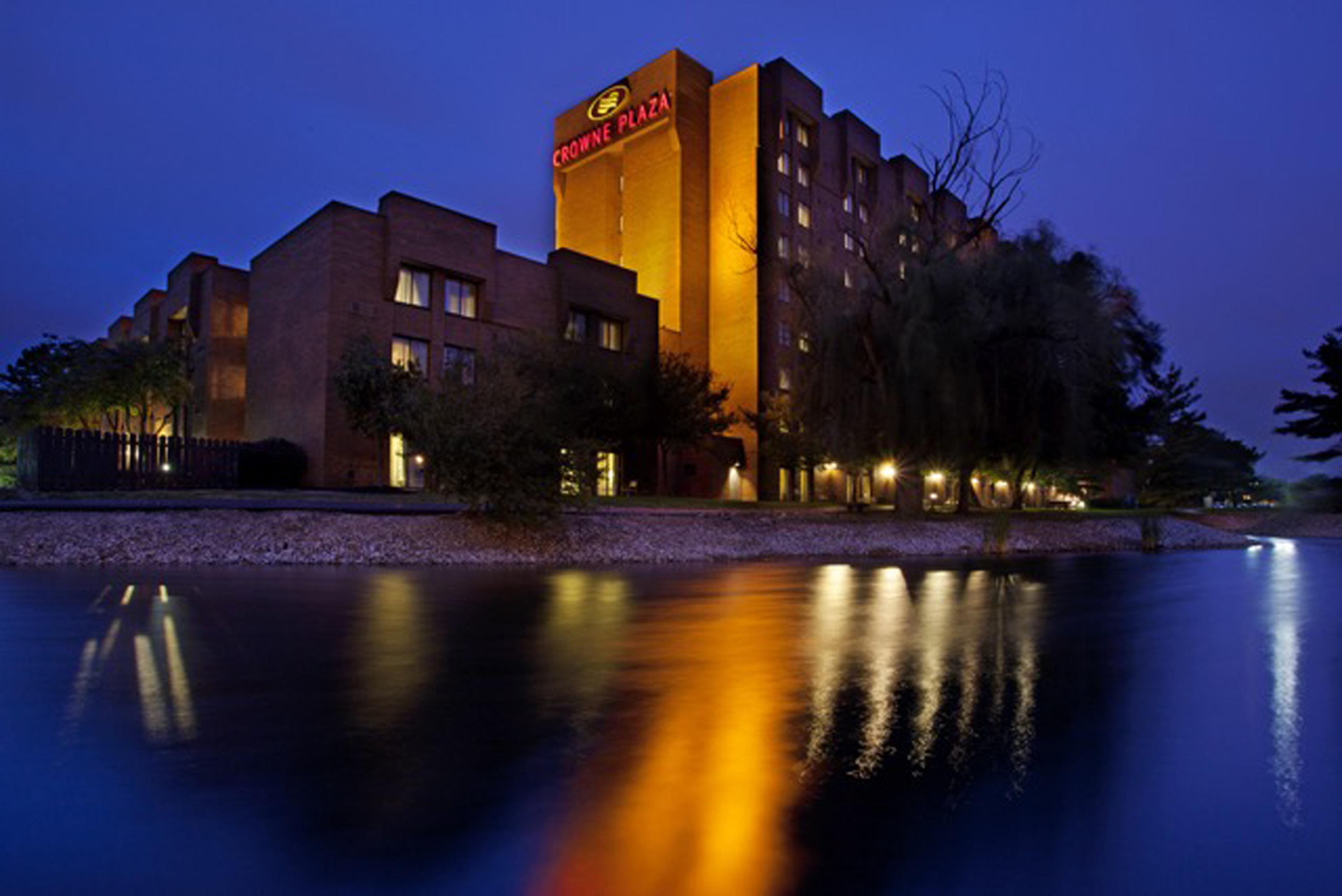 Crowne Plaza Columbus North - Worthington, An Ihg Hotel Exterior photo